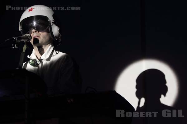 CASCADEUR - 2010-05-06 - PARIS - Zenith - 